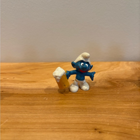 Beer drinking smurf - Picture 2 of 3